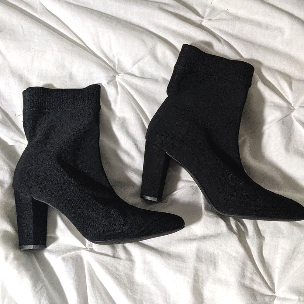 Used Simply Vera Vera Wang ankle boots